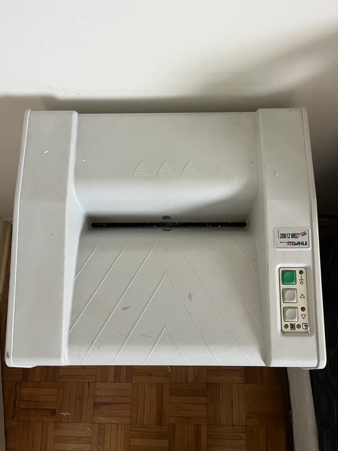 Dahle heavy duty office paper shredder image indicator(2)