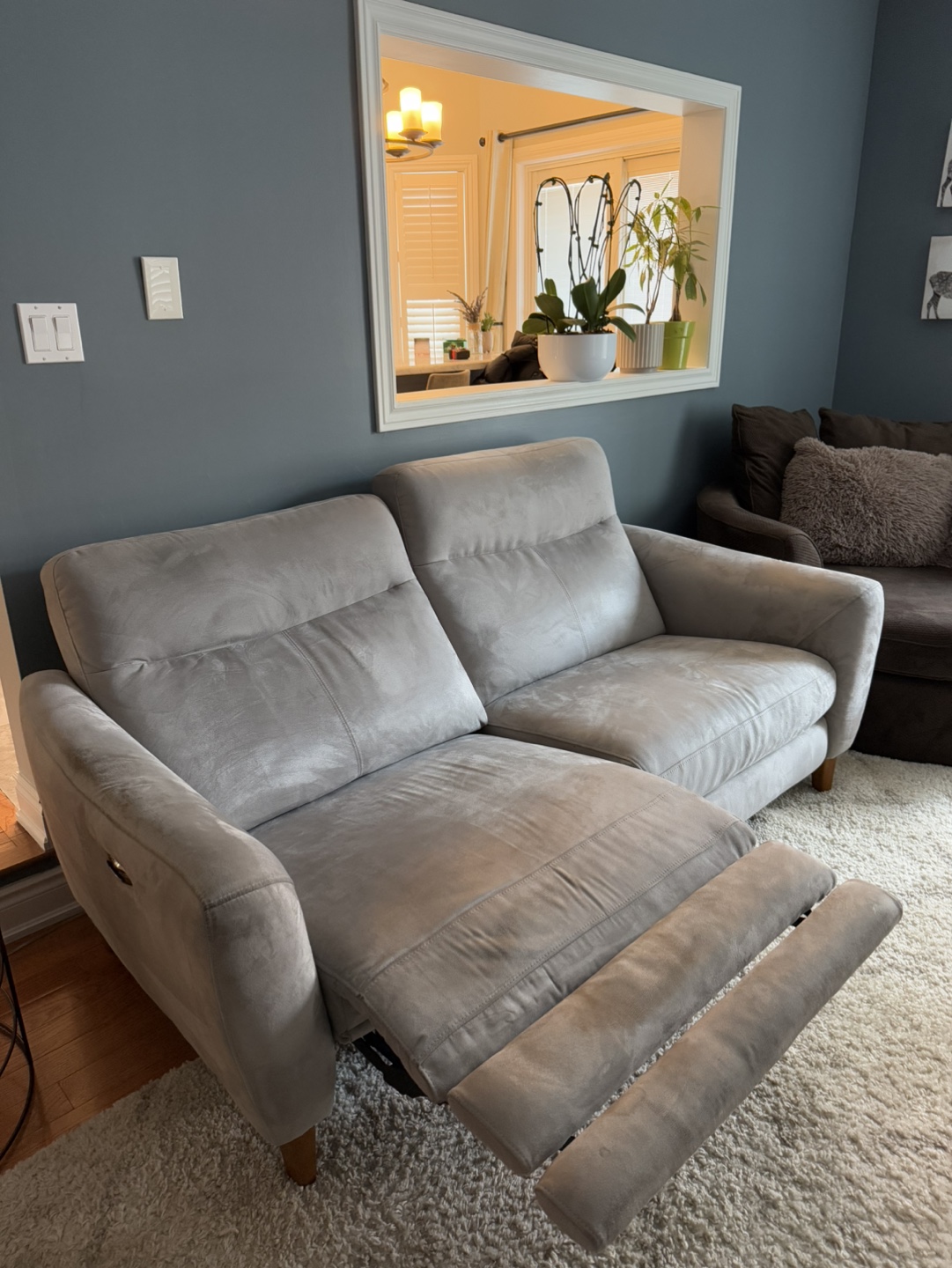Reclining Loveseat - good Condition - photo 3