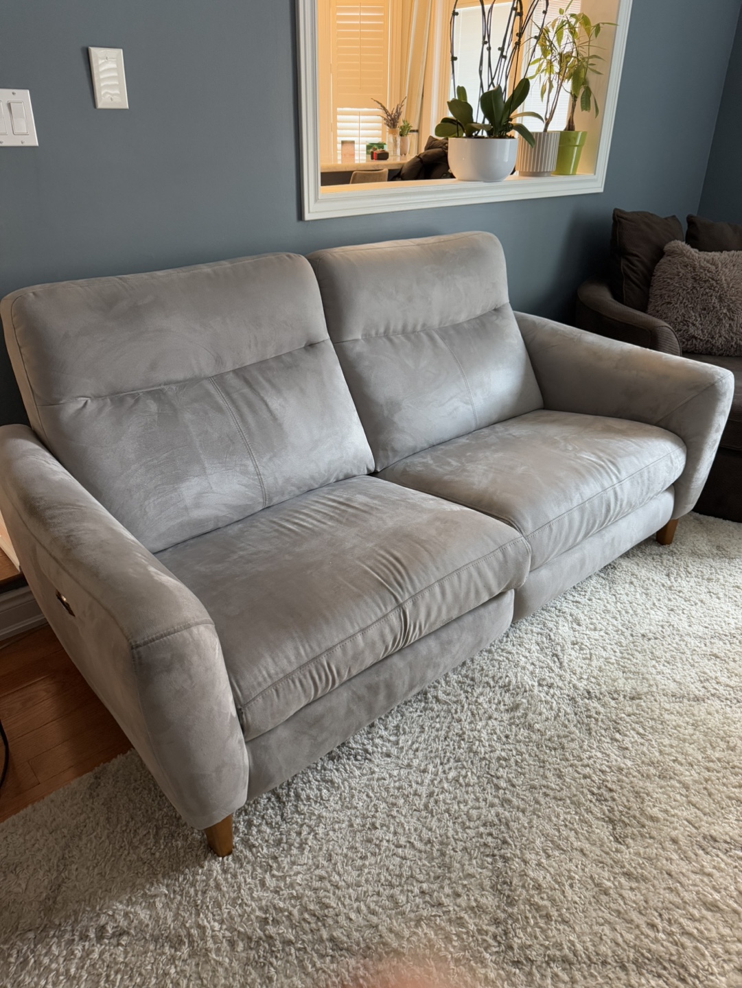 Reclining Loveseat - good Condition