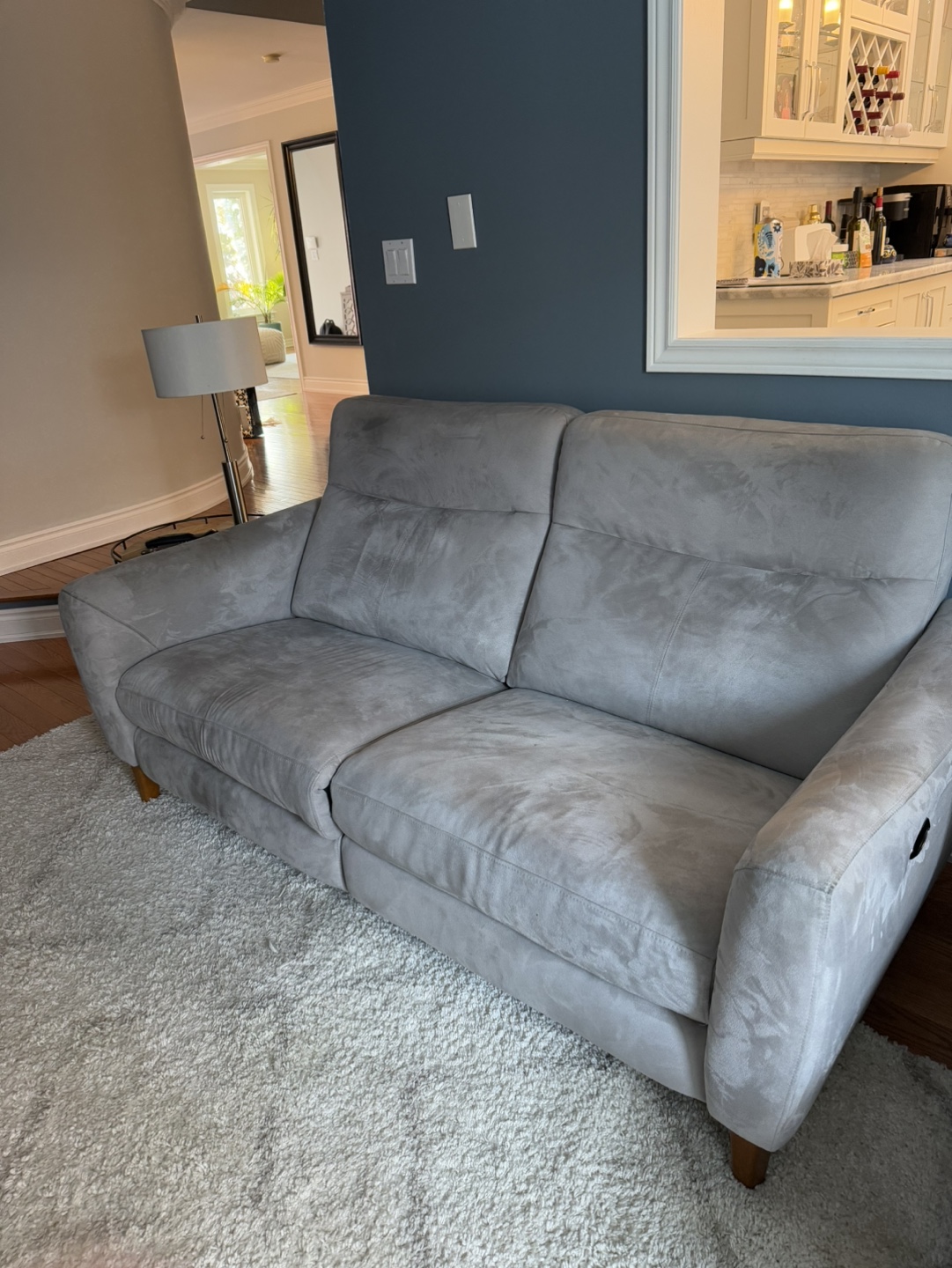 Reclining Loveseat - good Condition - photo 2