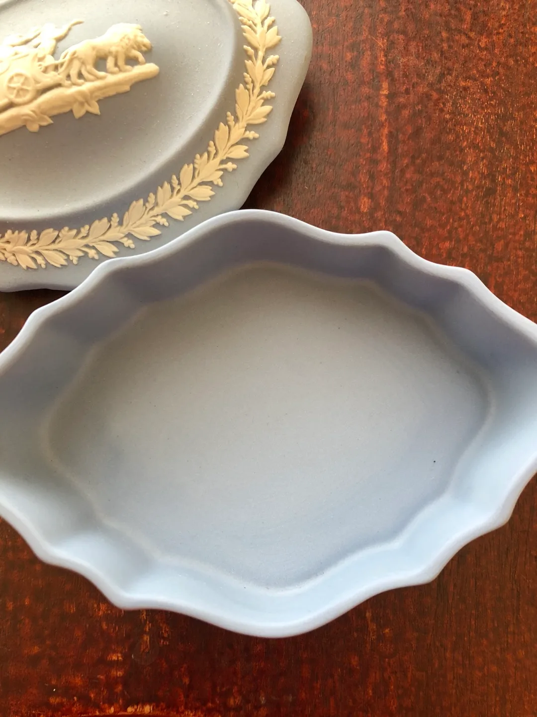 VINTAGE Wedgwood Blue Jasperware Trinket Box image indicator(3)