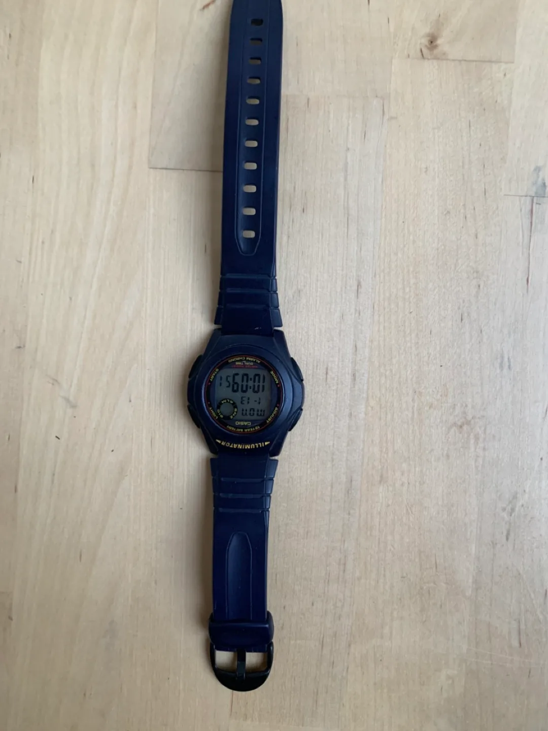 Casio Illuminator Digital Watch image indicator(2)