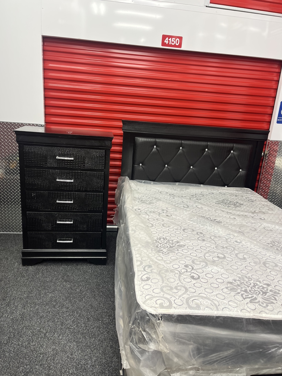 Black Bedroom Set with Nightstand