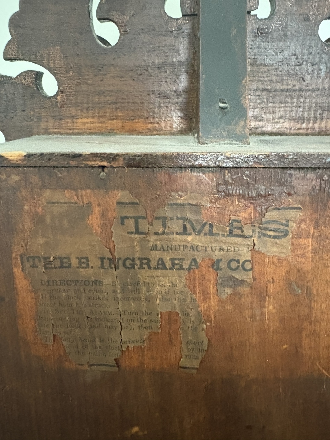 Antique B. Ingraham & Co. Shelf Clock - photo 2