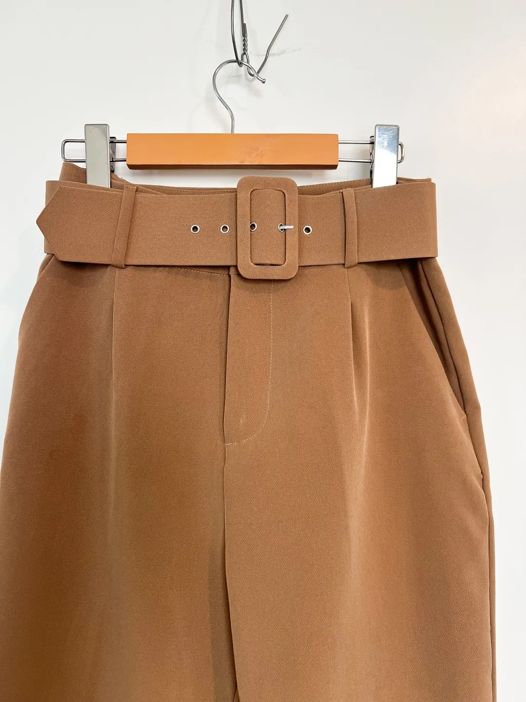 Renuar Brown High-Waisted Pants with Belt Size 34 image indicator(2)