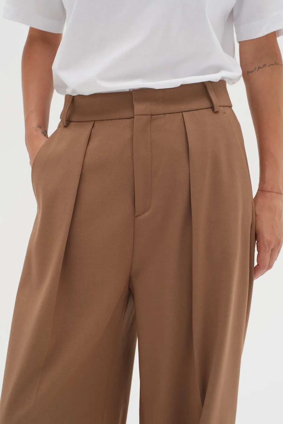 Renuar Brown High-Waisted Pants with Belt Size 34 image indicator(9)