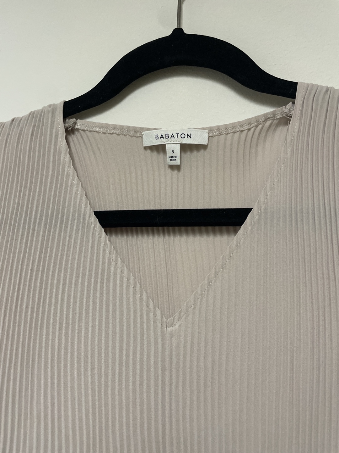 Aritzia BABATON Pleated Sleeveless Flowy Blouse, Size Small - photo 2