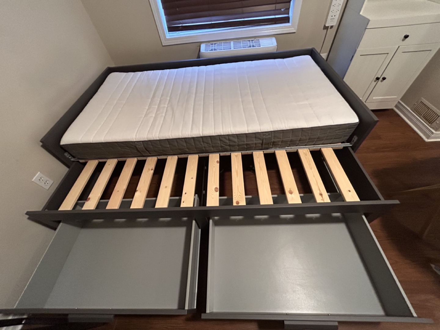 IKEA BRIMNES Daybed with Storage Twin but expandable - photo 2