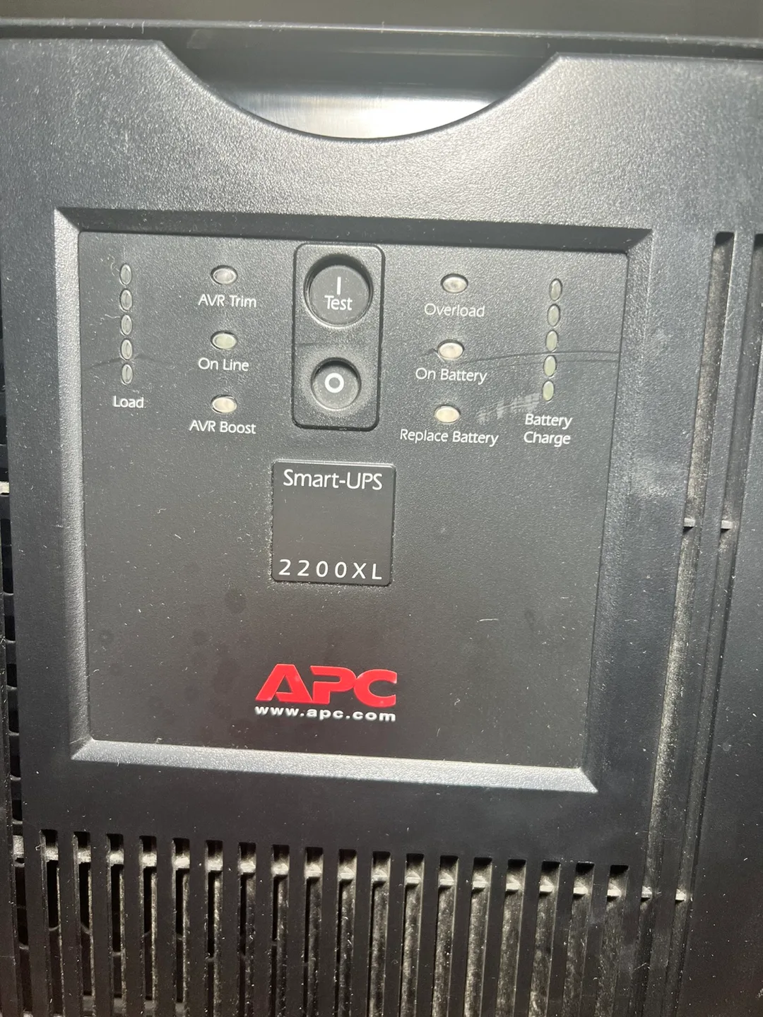 APC Smart-UPS 2200XL UPS Battery Backup System thumbnail