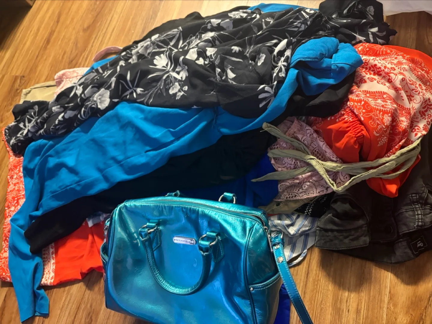 Women's Clothing Bundle thumbnail