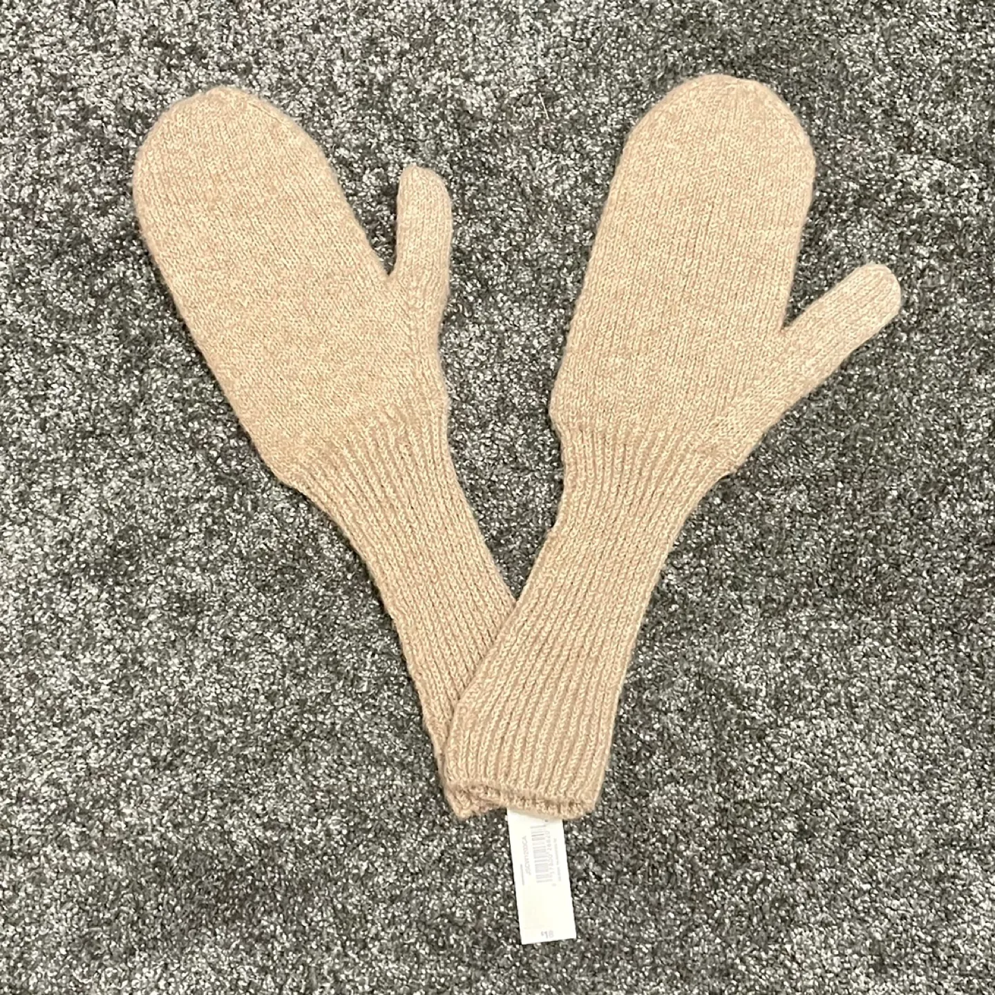 Joe Fresh Brand New with Tags Cozy Mittens image indicator(2)