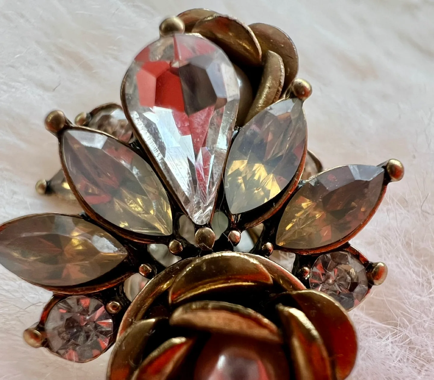 💌 Vintage Bohemian 1960/70’s Rose Earrings image indicator(5)