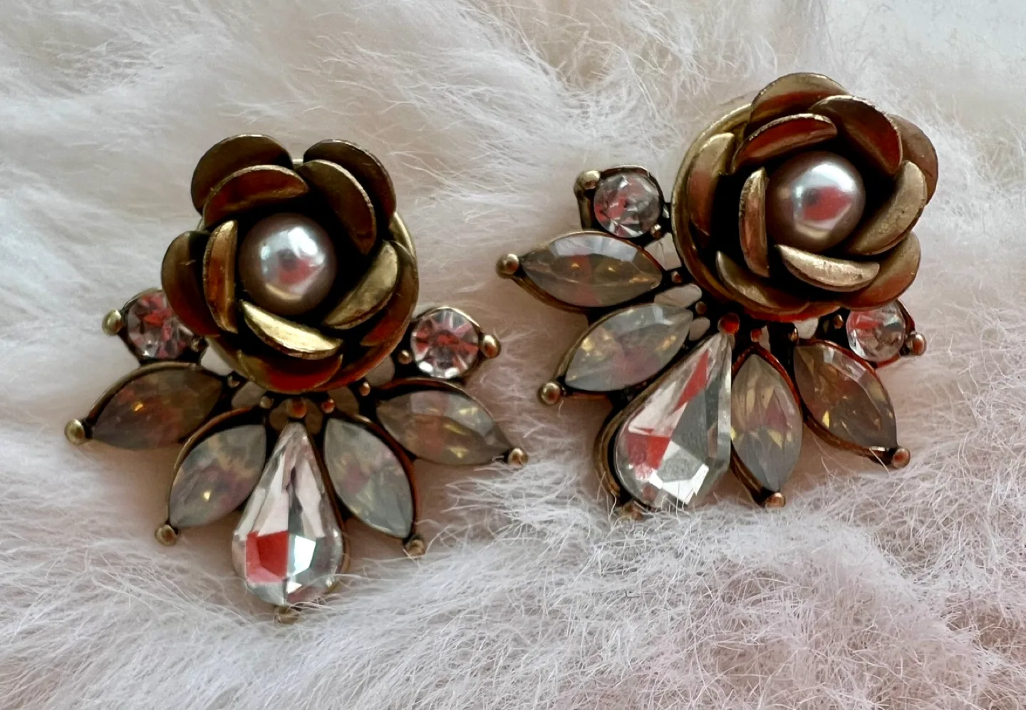 💌 Vintage Bohemian 1960/70’s Rose Earrings image indicator(9)