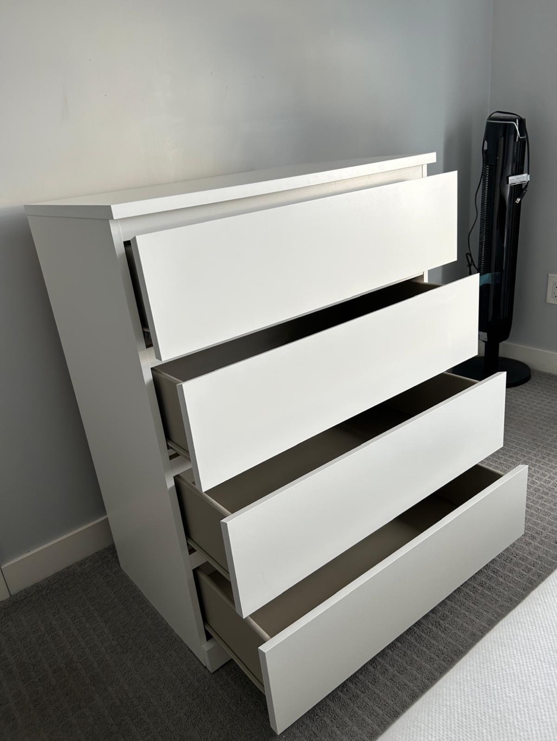 White 4-Drawer Chest of Drawers - photo 4