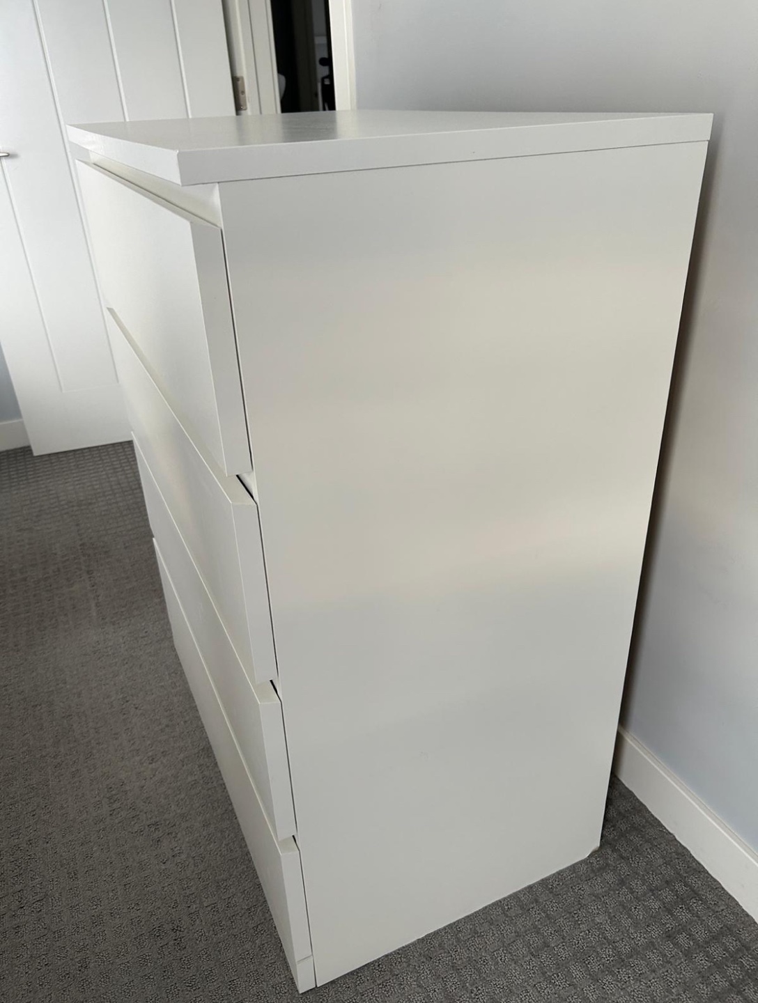 White 4-Drawer Chest of Drawers - photo 3