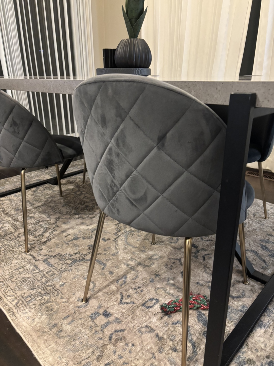 Modern Concrete Dining Table with Four Velvet Chairs - photo 3