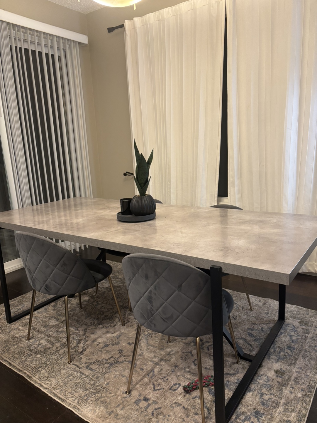 Modern Concrete Dining Table with Four Velvet Chairs - photo 2