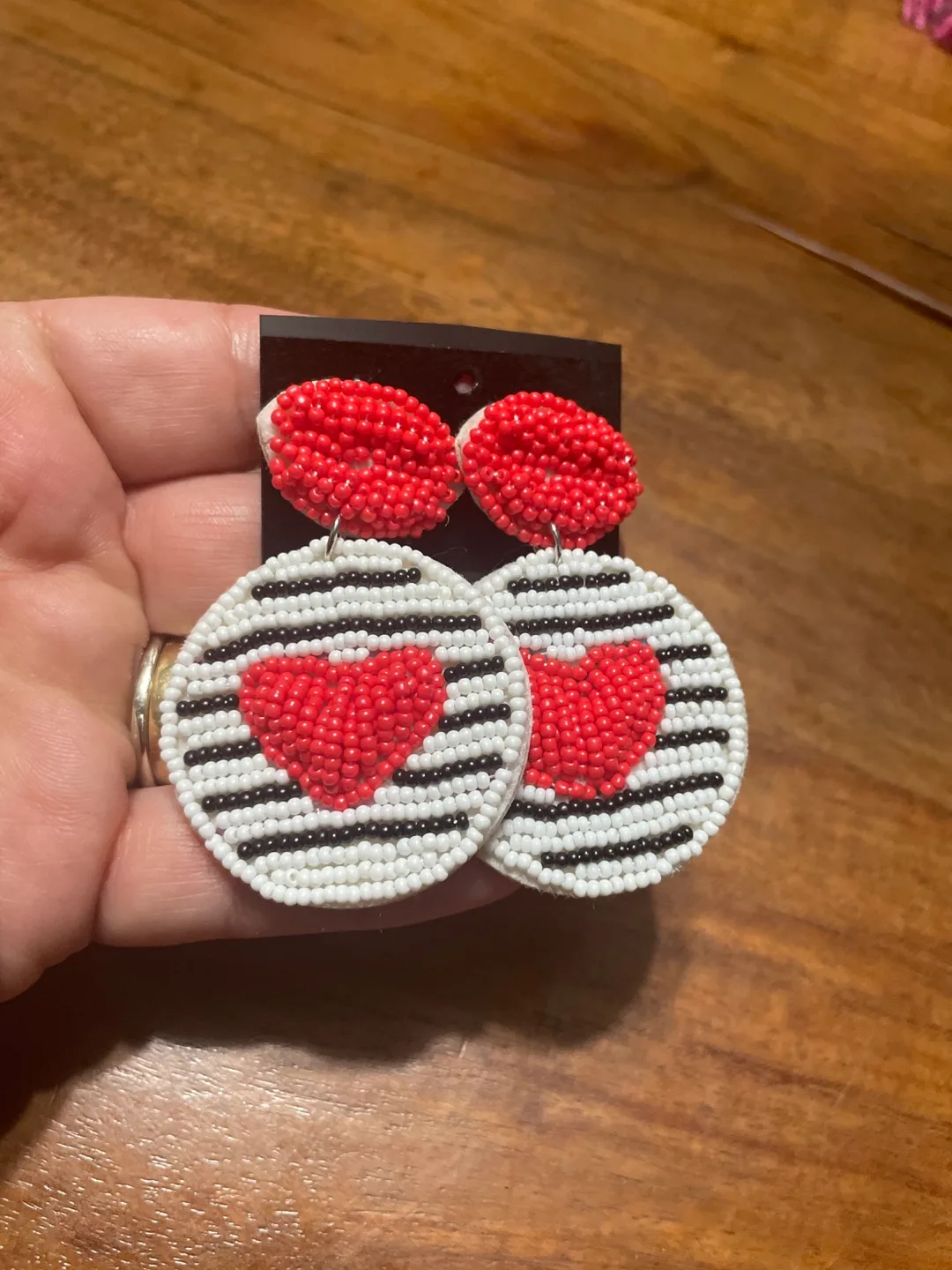 Beaded Heart Earrings image indicator(2)