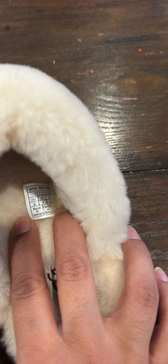 Brand New UGG Scuffette II Slippers - Size 8 - Chestnut image indicator(5)