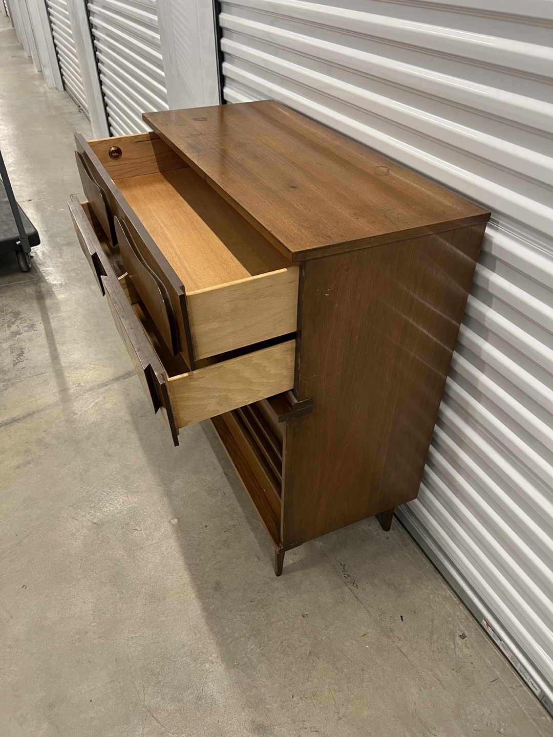 Mid-Century Modern Chest of Drawers - photo 4