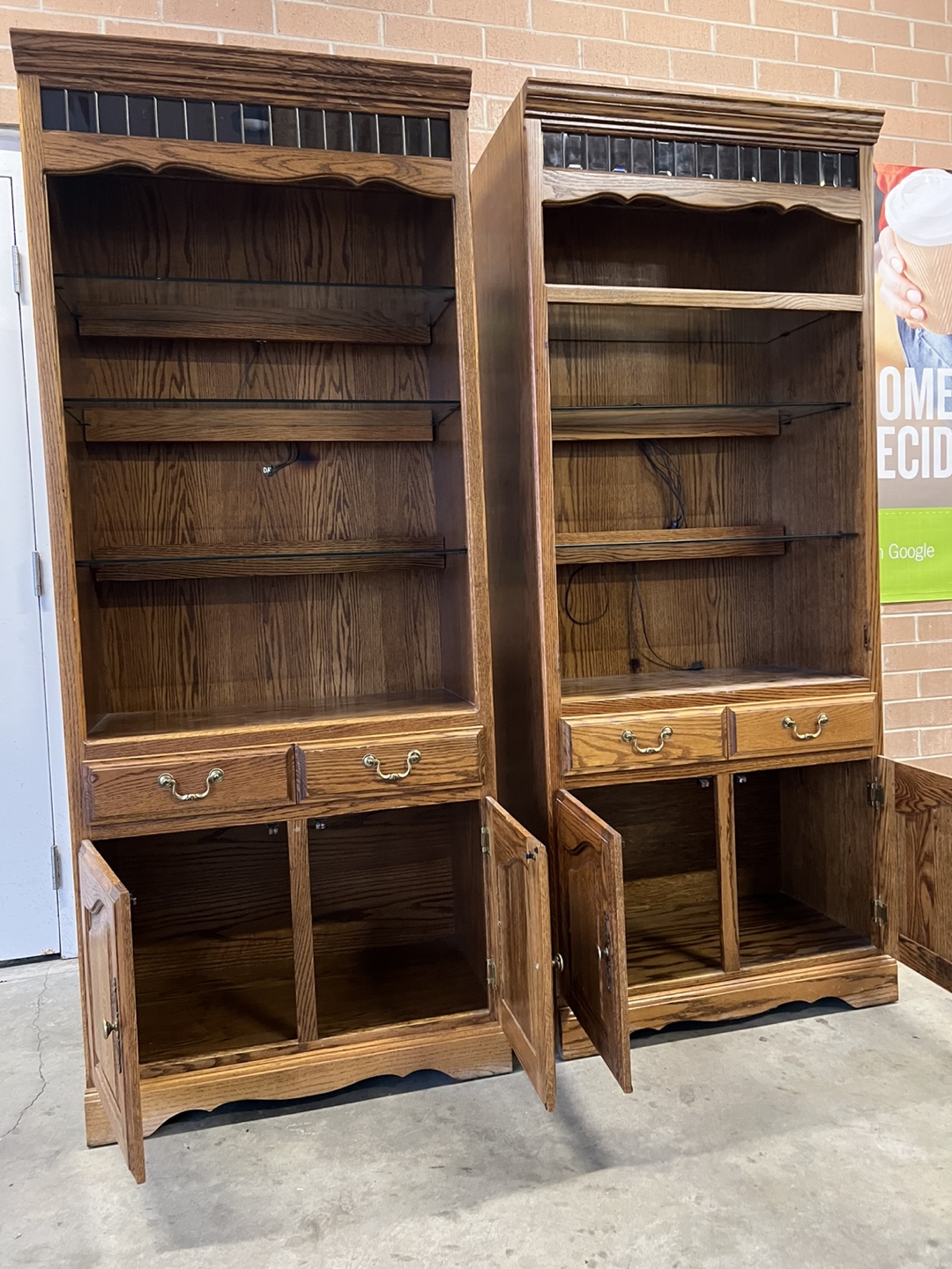 Pair of Oak Wood Bookcases with Glass Shelves - photo 3