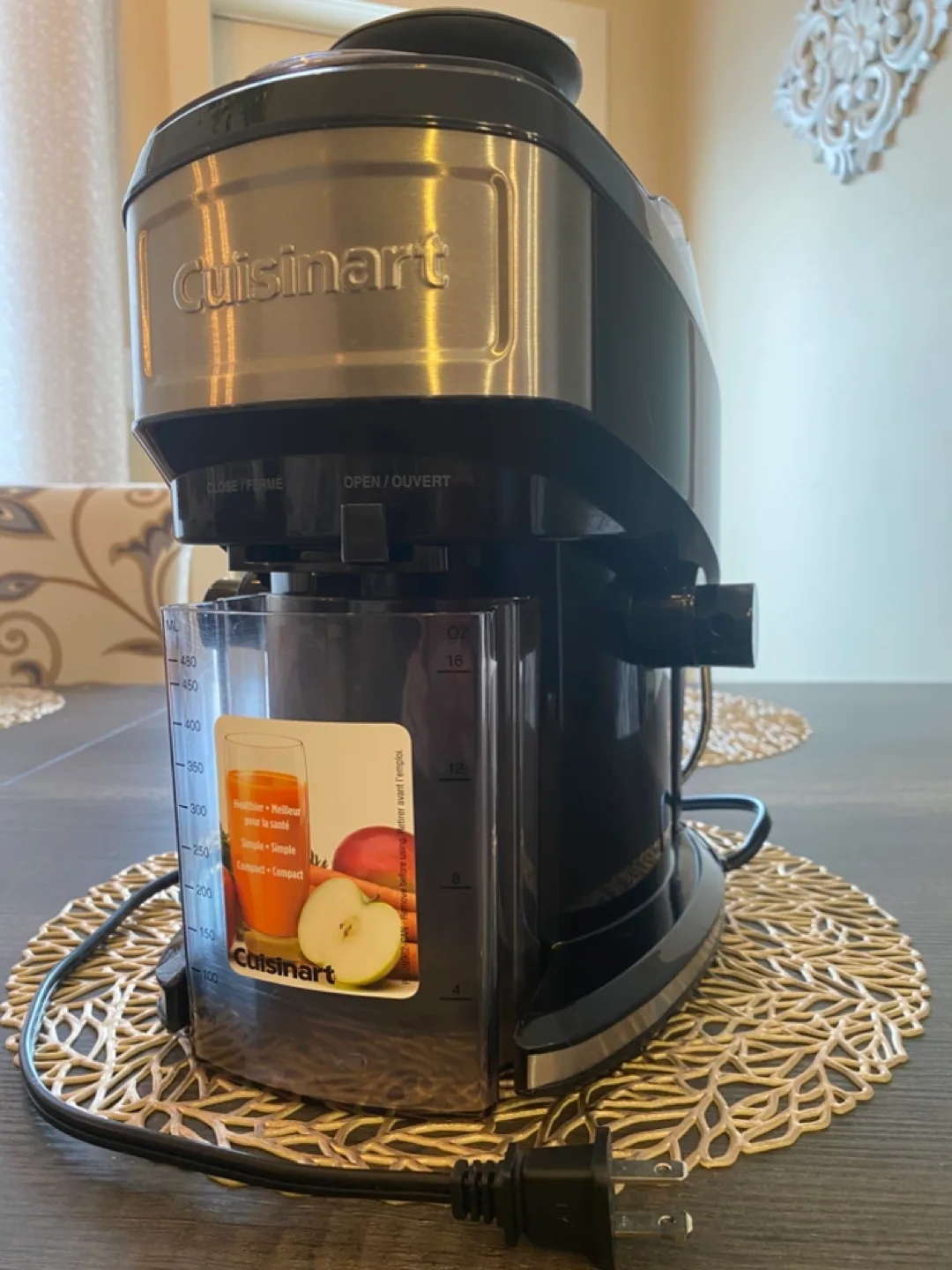 Cuisinart Compact Juicer/ Vegetable Extractor image indicator(2)