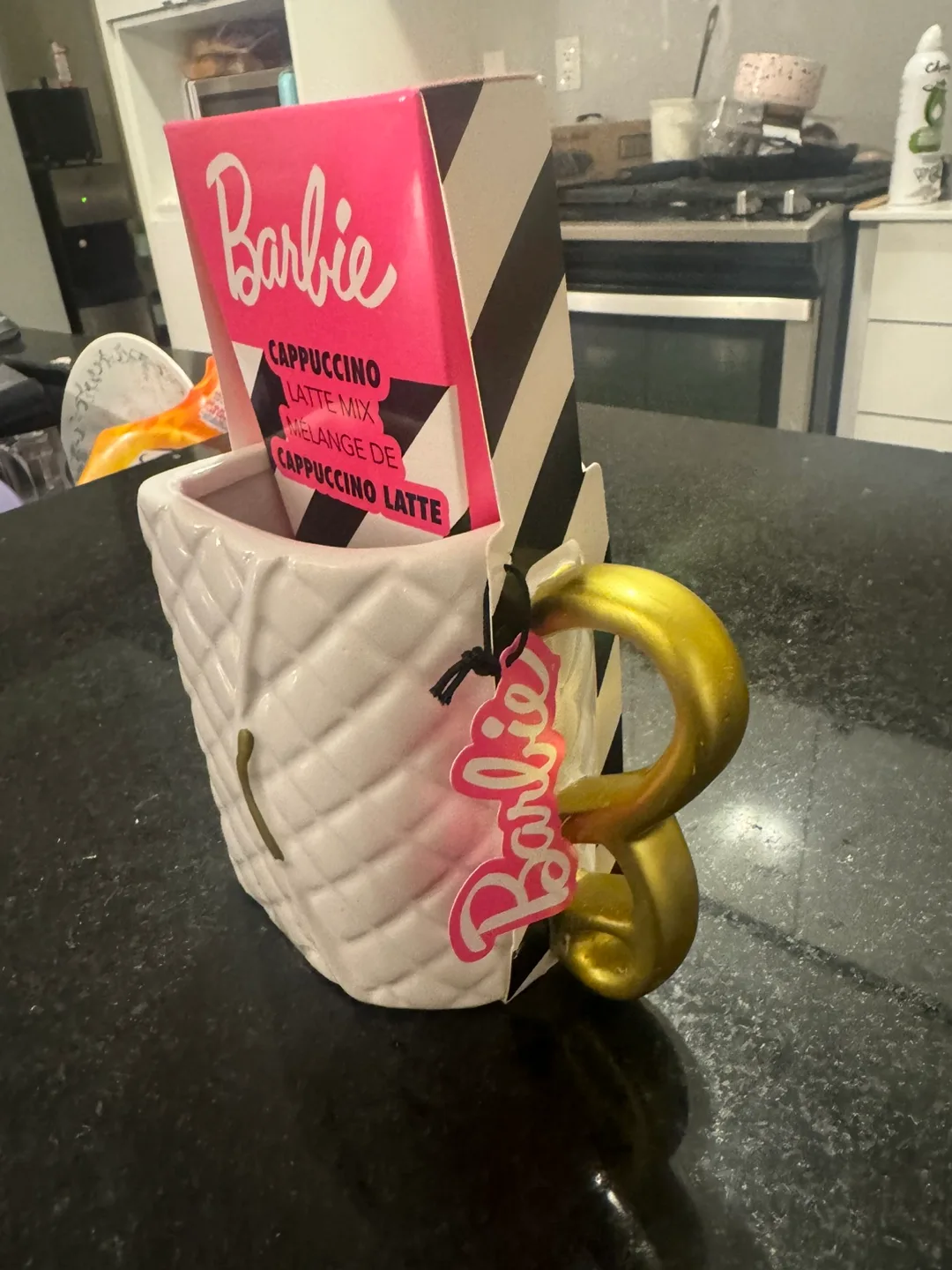 Barbie Handbag Mug with Cappuccino Latte Mix image indicator(2)