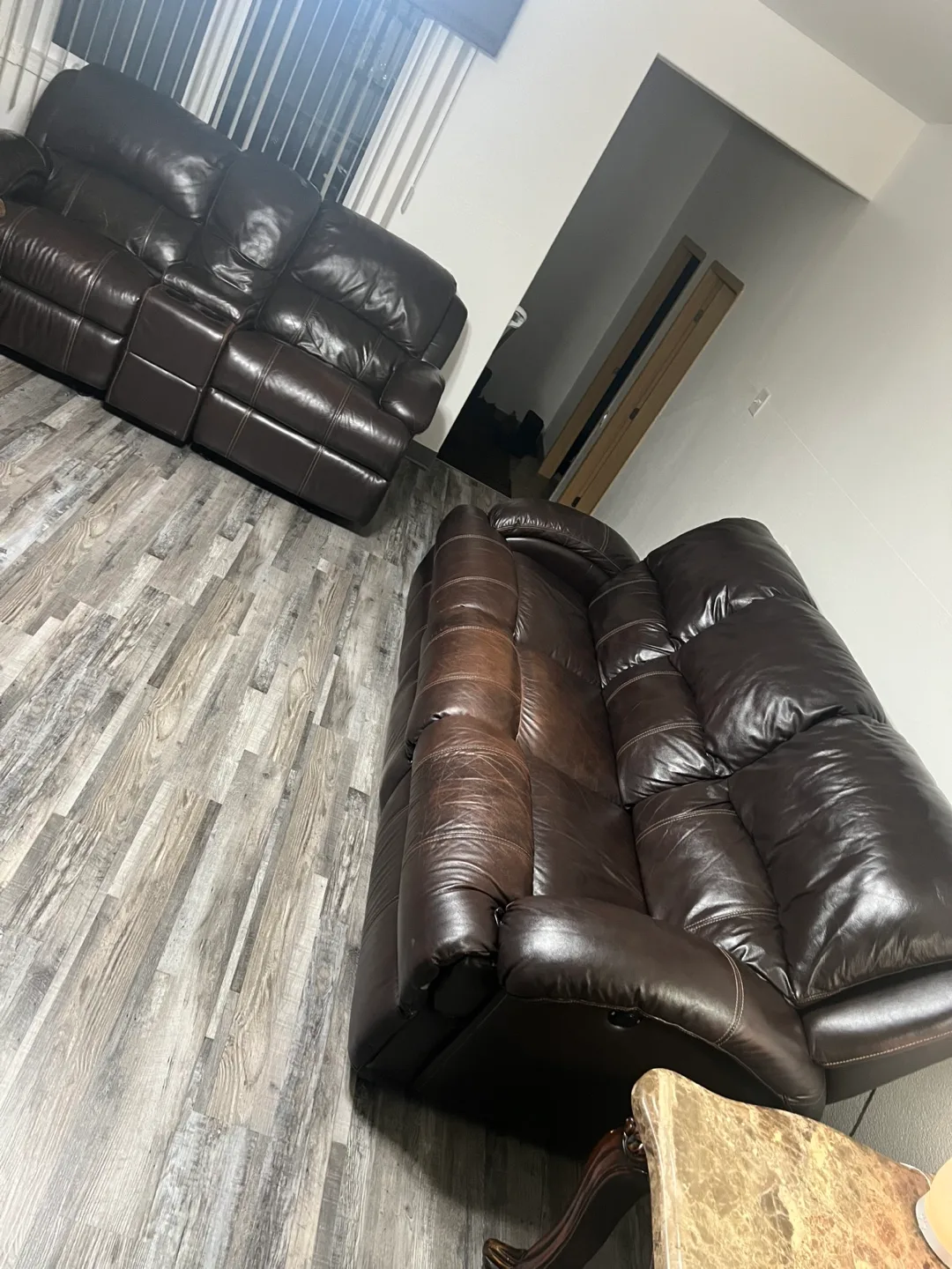 Brown Leather Recliner Set image indicator(5)