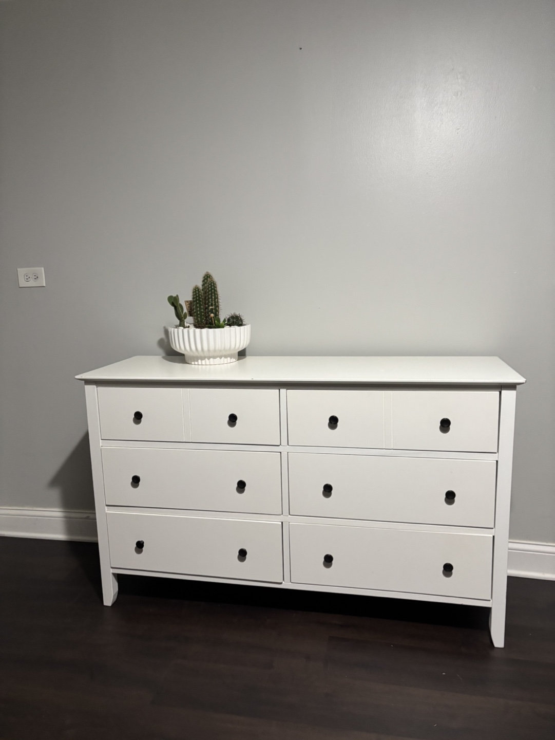 White 6-Drawer Dresser - photo 2