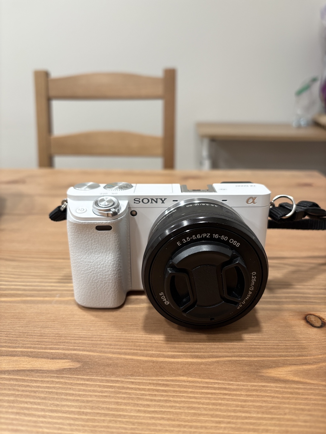Sony Alpha a6000 Mirrorless Camera - White - photo 2