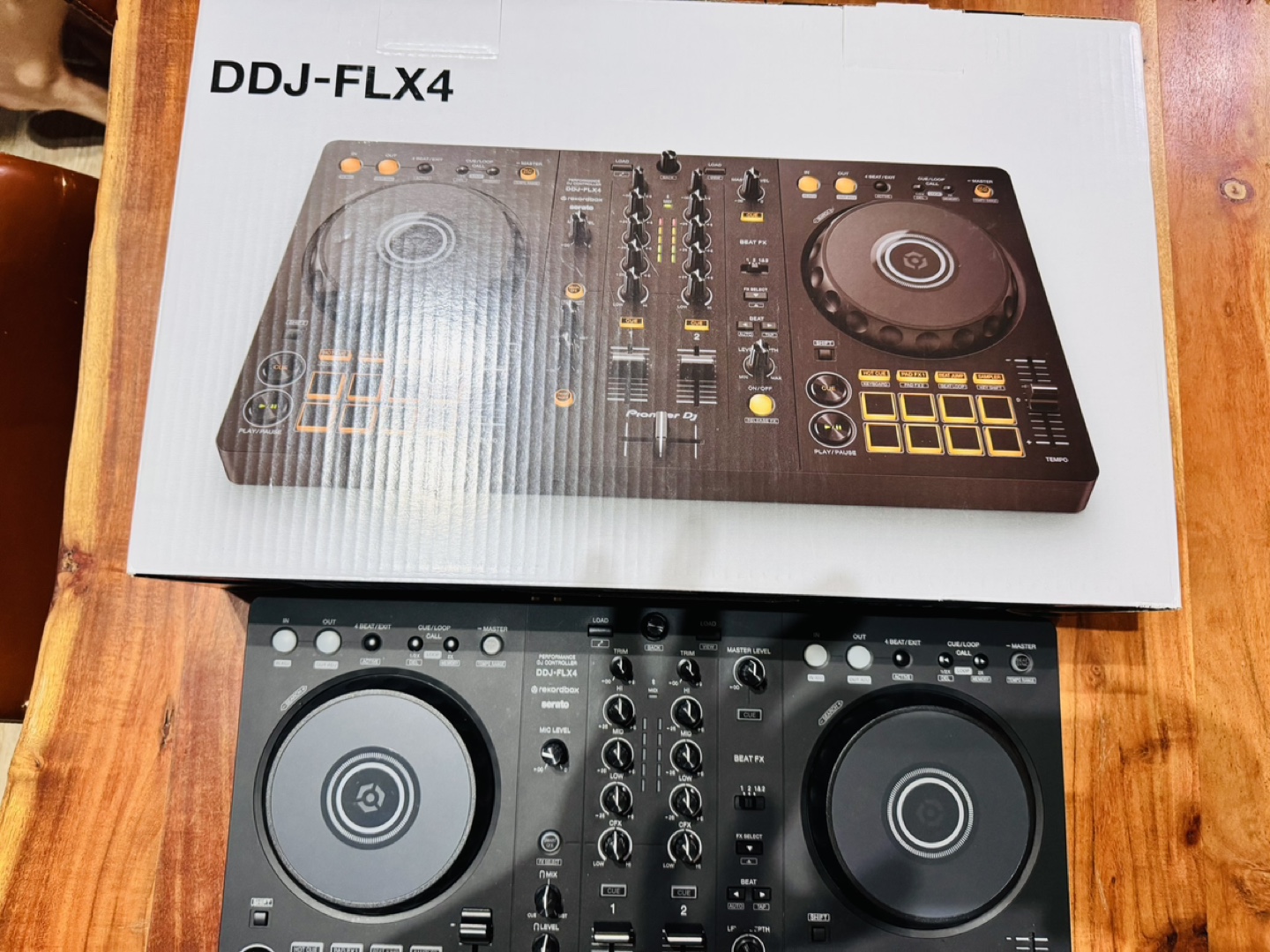 Pioneer DJ DDJ-FLX4 DJ Controller - photo 2