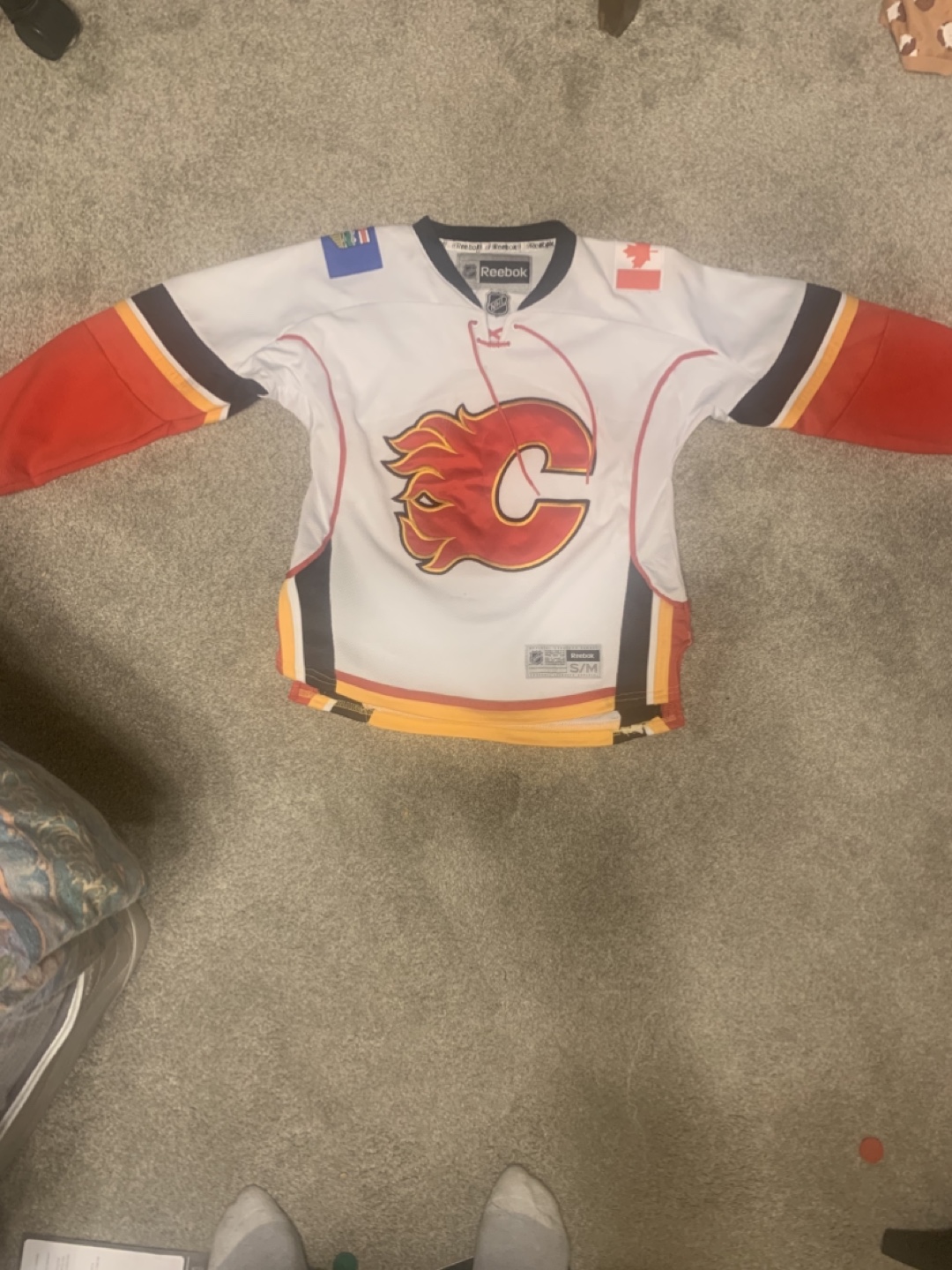 Calgary Flames Reebok NHL Jersey - Size Small