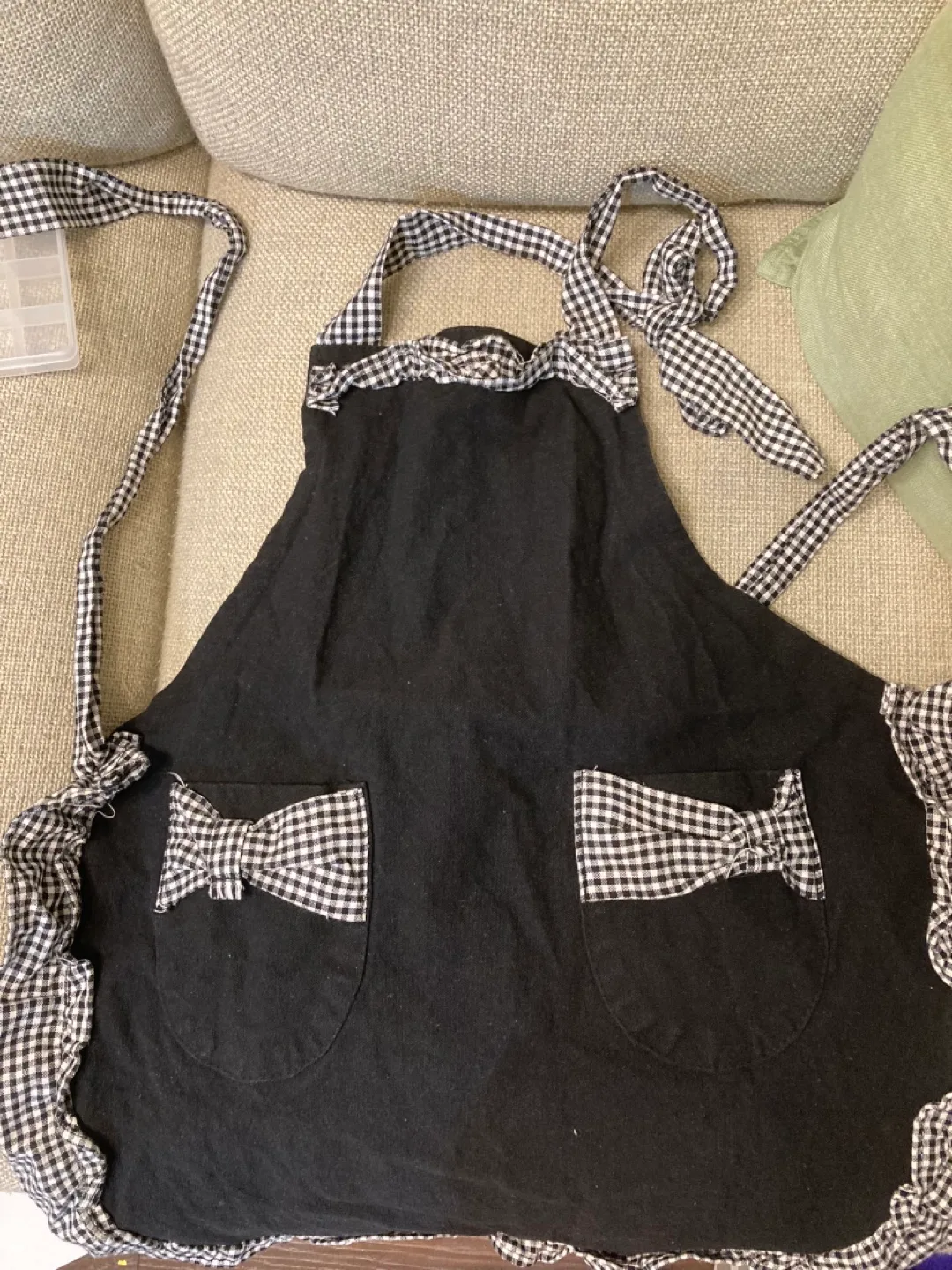 FREE Black and White Gingham Apron thumbnail