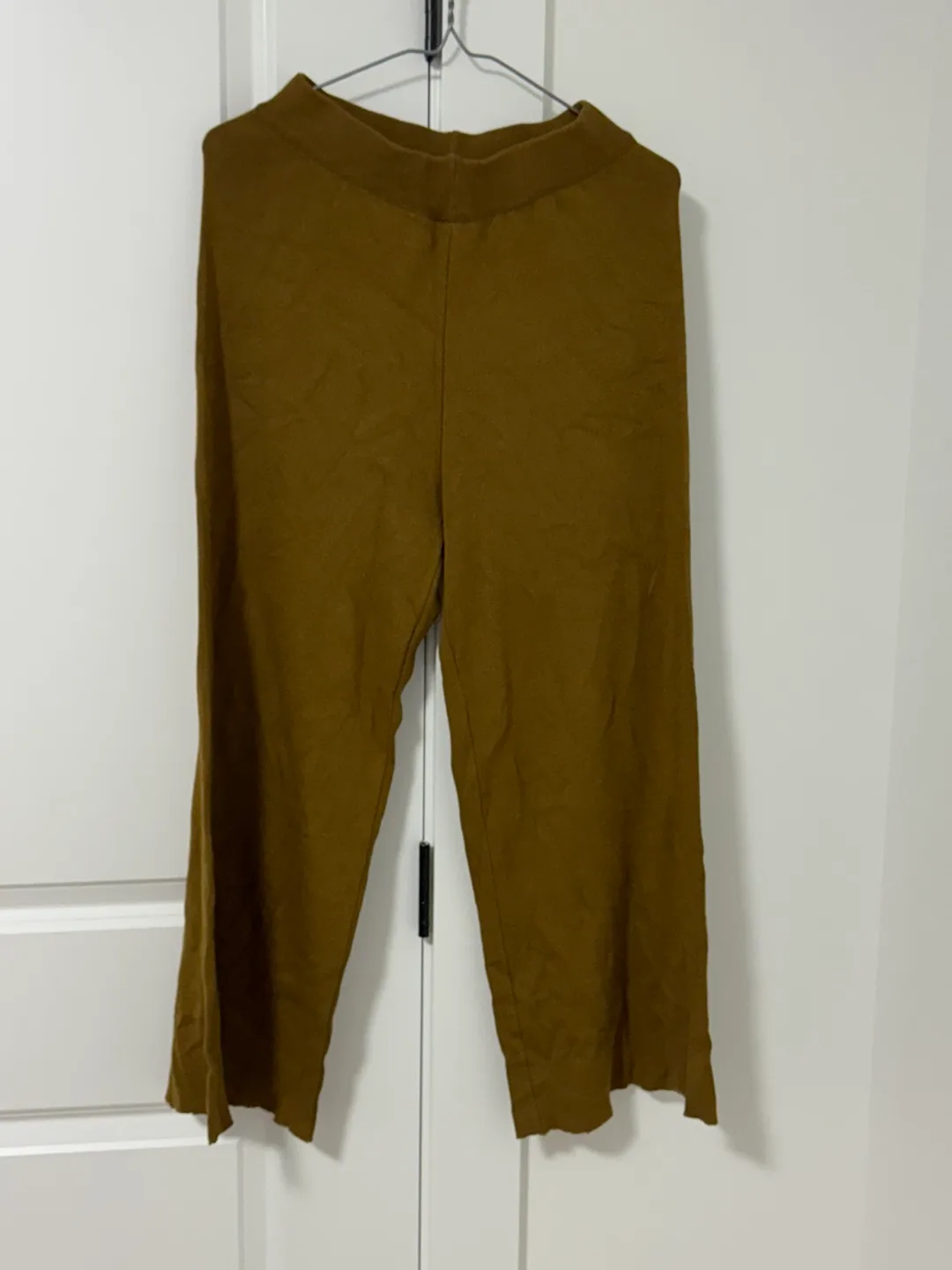 Women's Mustard Wide-Leg Knit Pants & Cream/Mustard Knit Sweater image indicator(2)