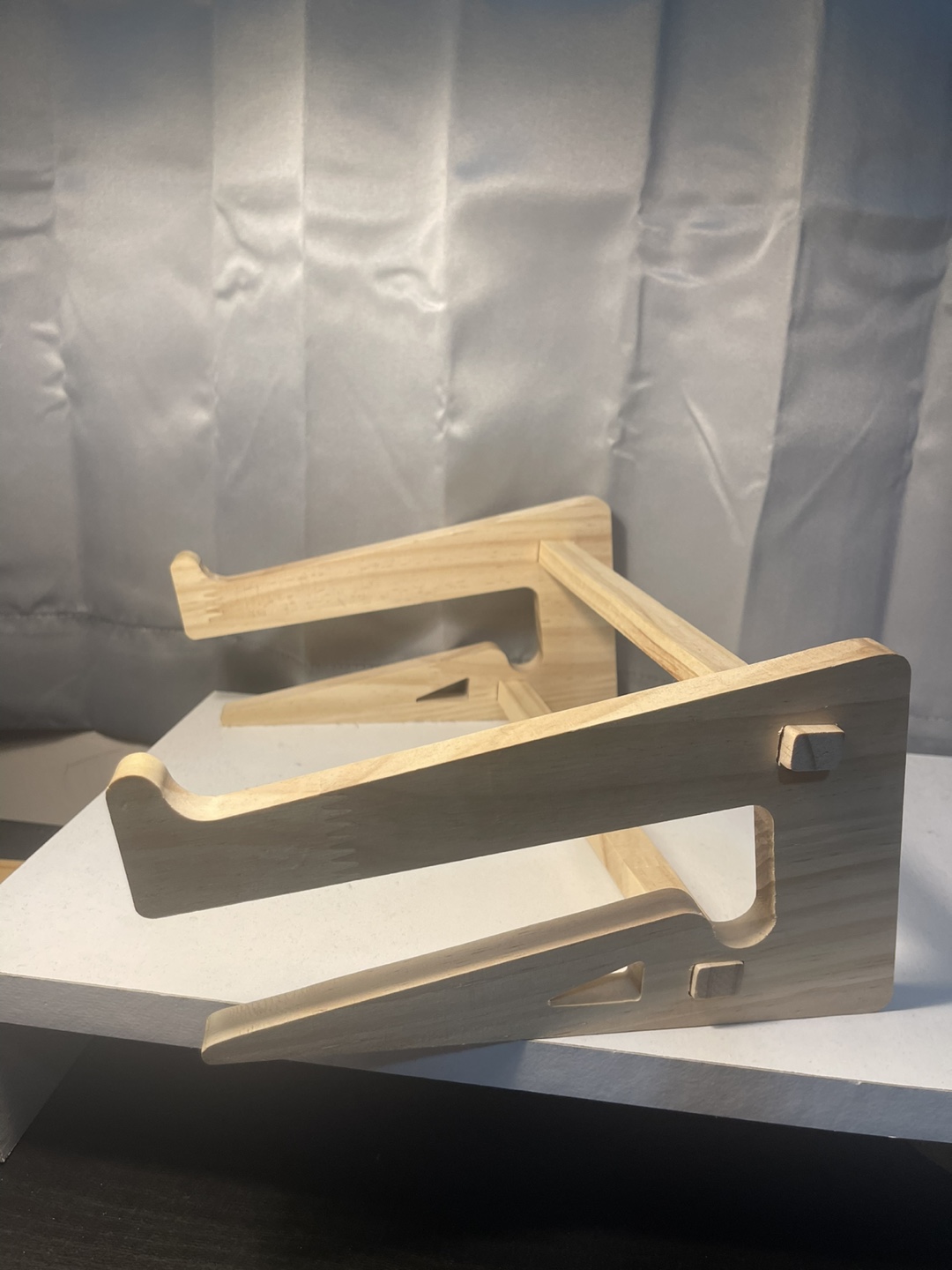 Wooden laptop stand - photo 2