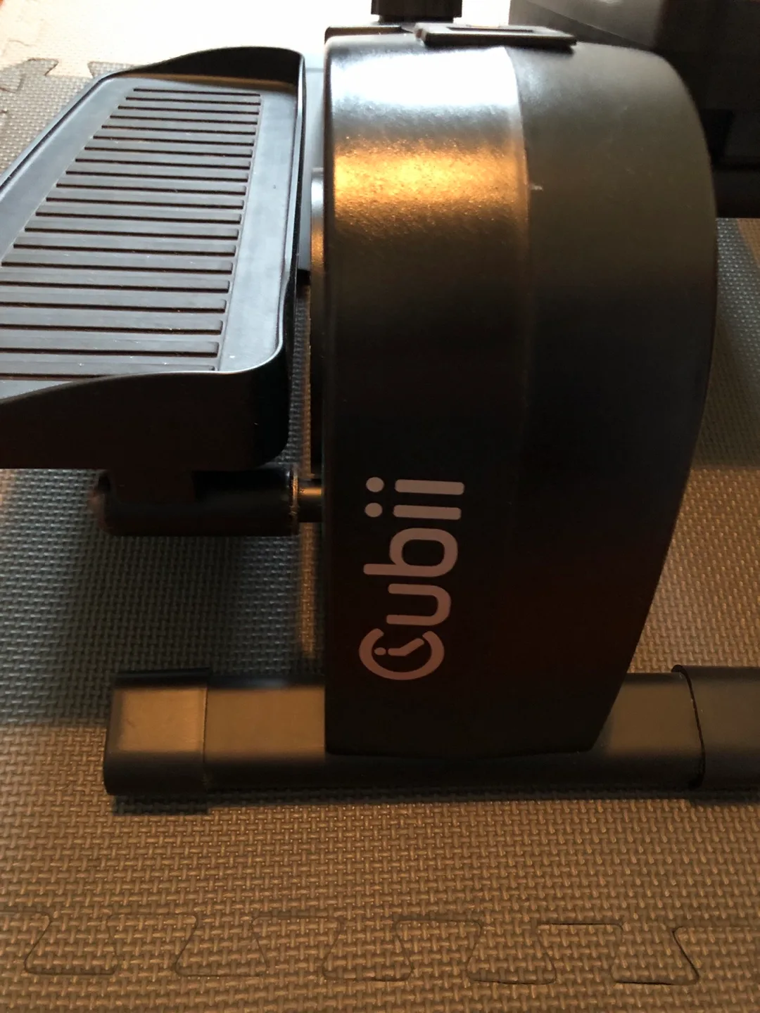 Cubii Jr. Under-Desk Elliptical Trainer image indicator(2)