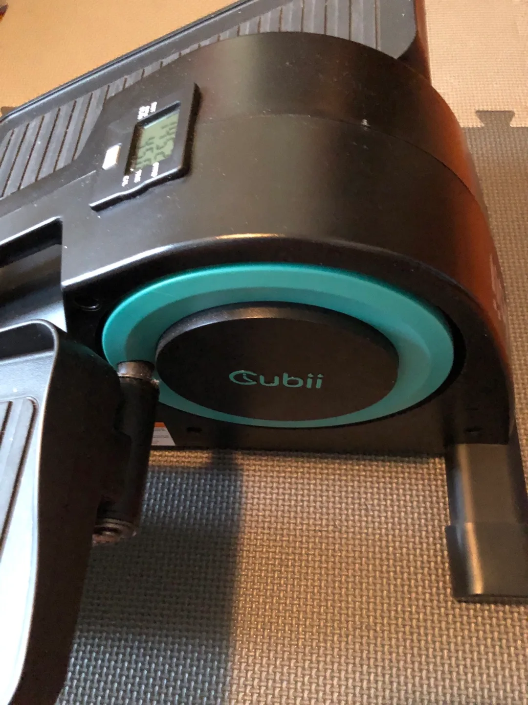 Cubii Jr. Under-Desk Elliptical Trainer image indicator(3)