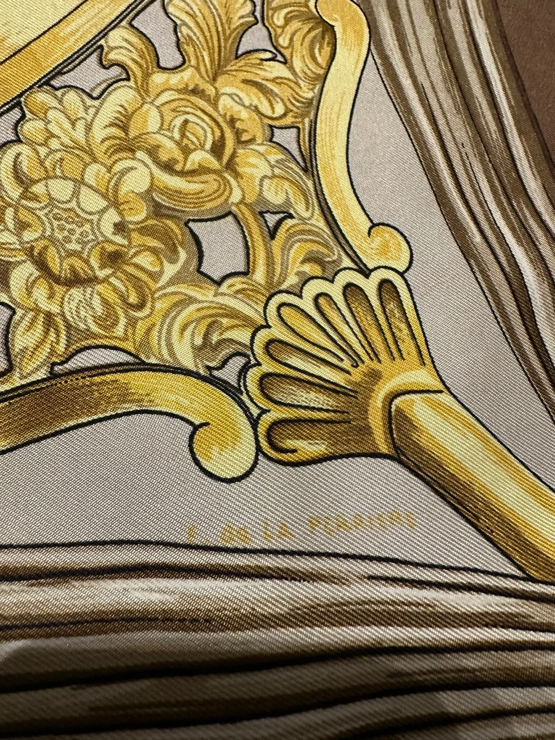 Hermès Etriers 100% Silk Scarf carre made in France image indicator(3)