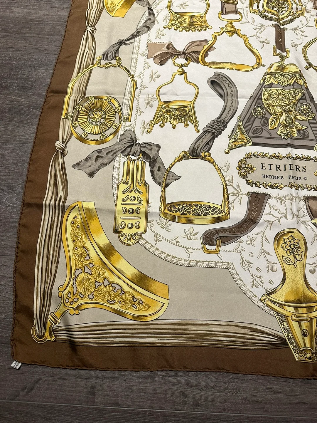 Hermès Etriers 100% Silk Scarf carre made in France image indicator(5)