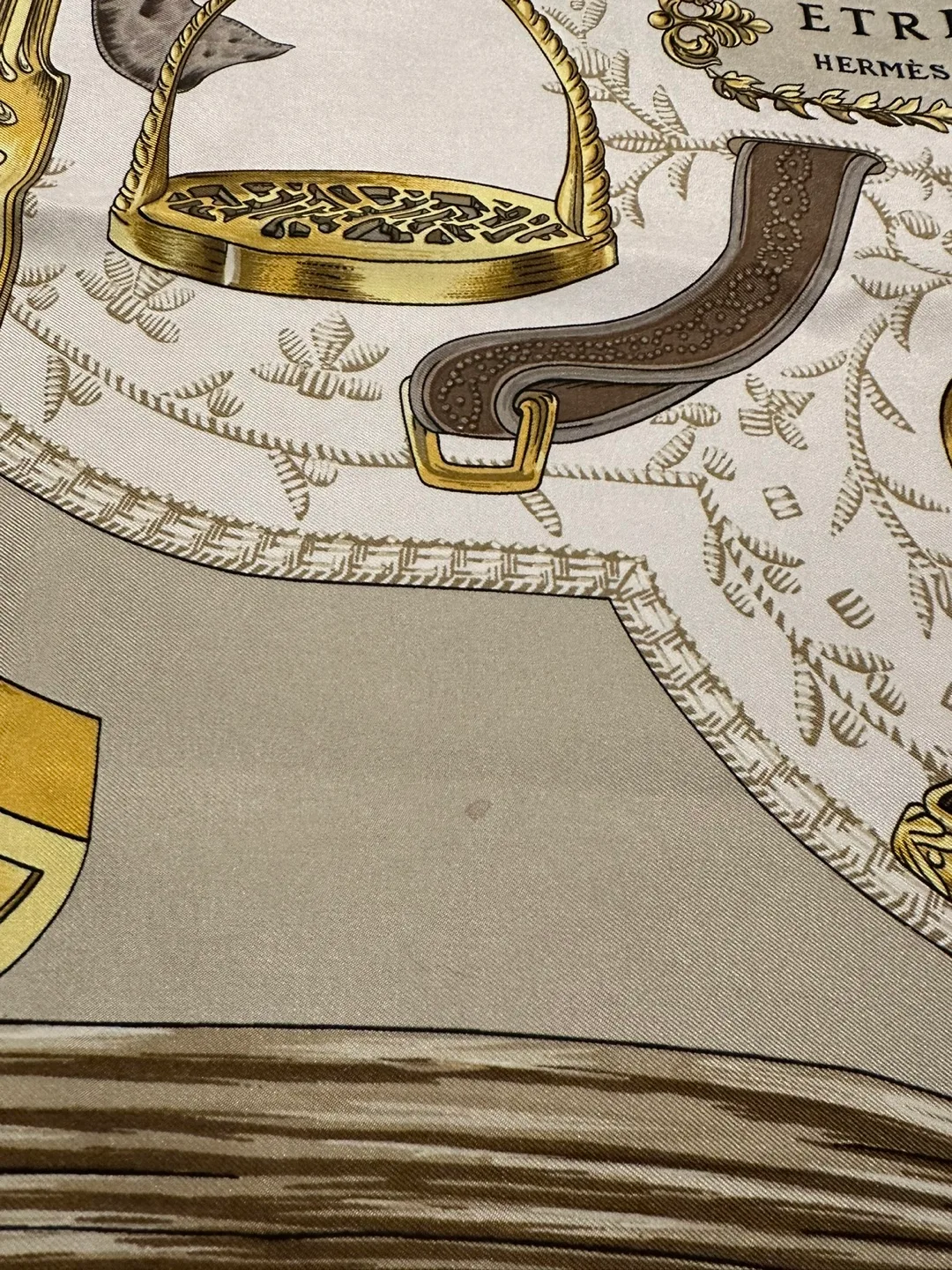 Hermès Etriers 100% Silk Scarf carre made in France image indicator(6)