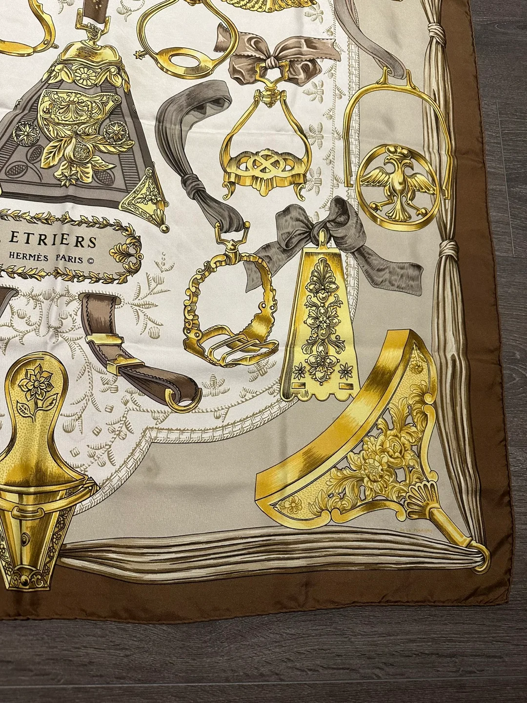 Hermès Etriers 100% Silk Scarf carre made in France image indicator(4)