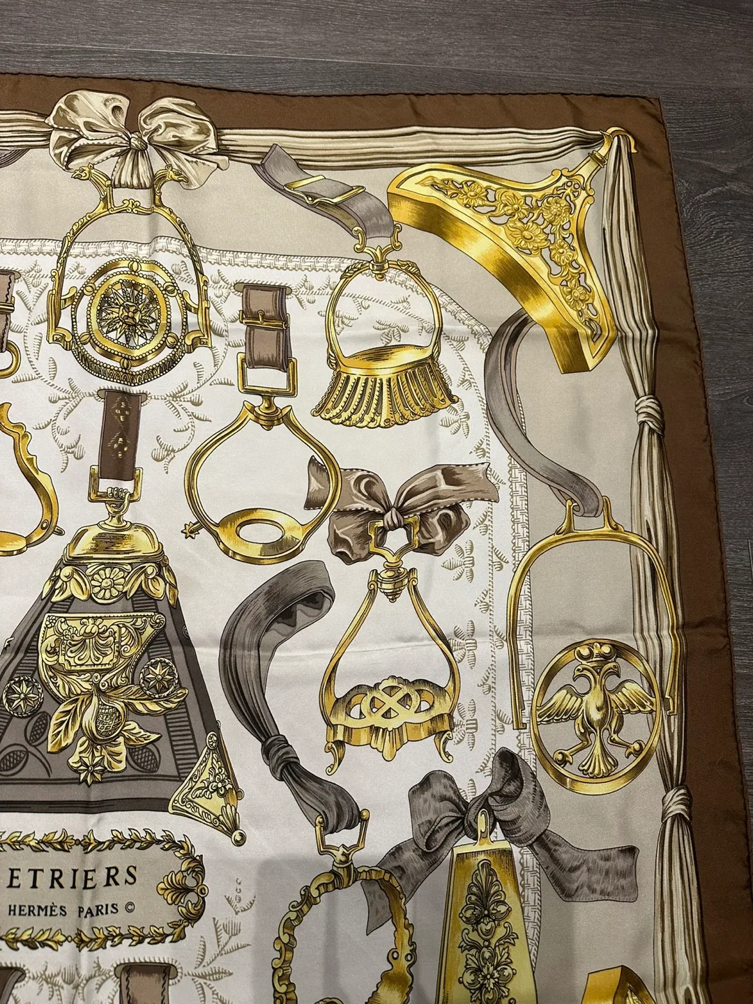 Hermès Etriers 100% Silk Scarf carre made in France image indicator(8)