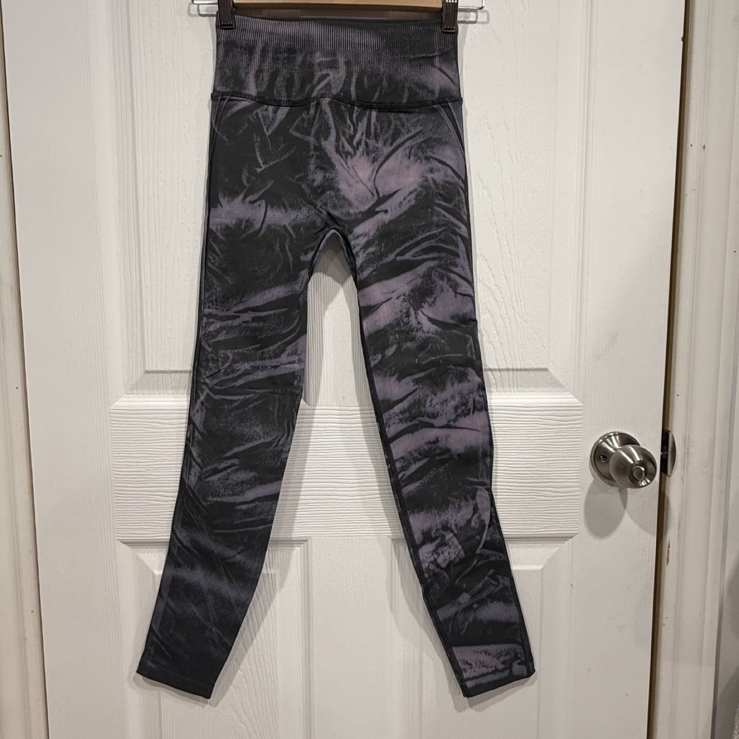 Lululemon Ebb to Street Align Crop Top and Leggings Set - Size 4 - photo 4