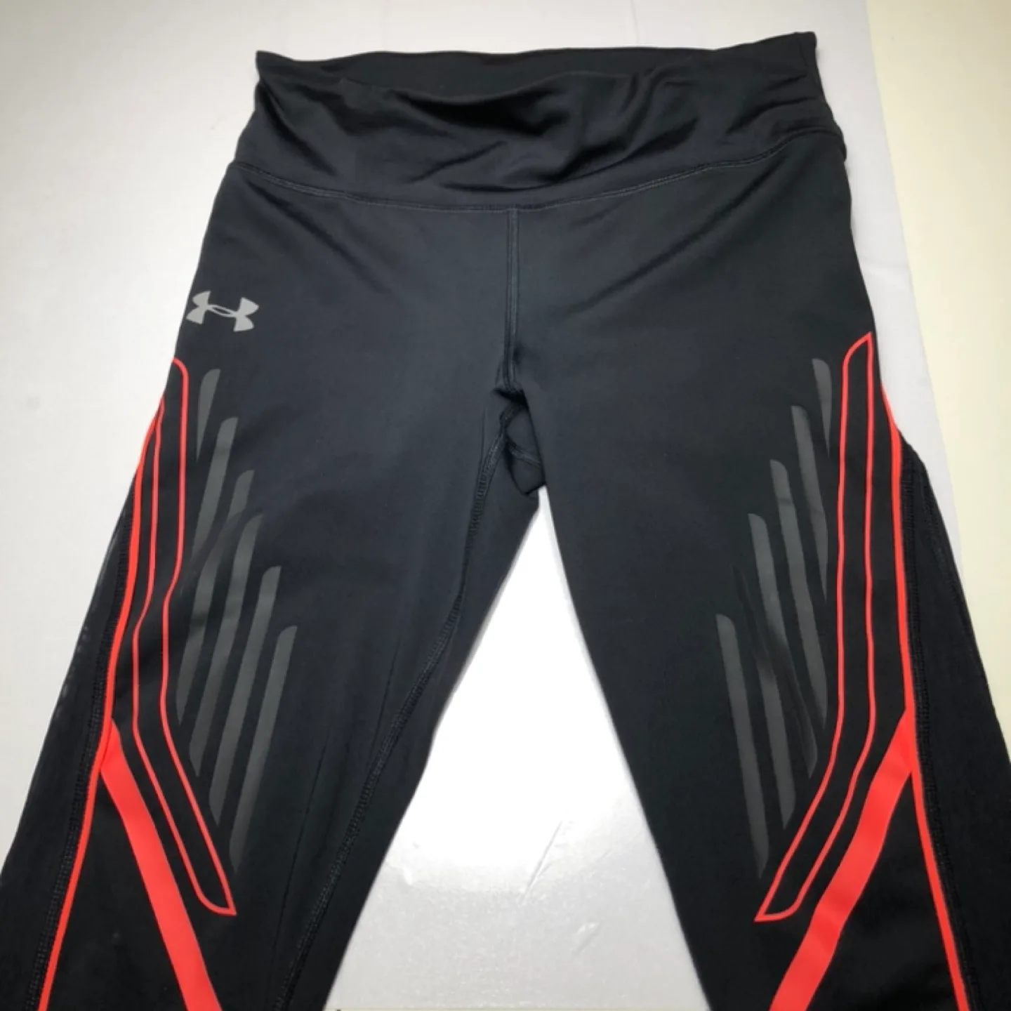 Under Armour HeatGear Compression Leggings - Size Medium image indicator(2)