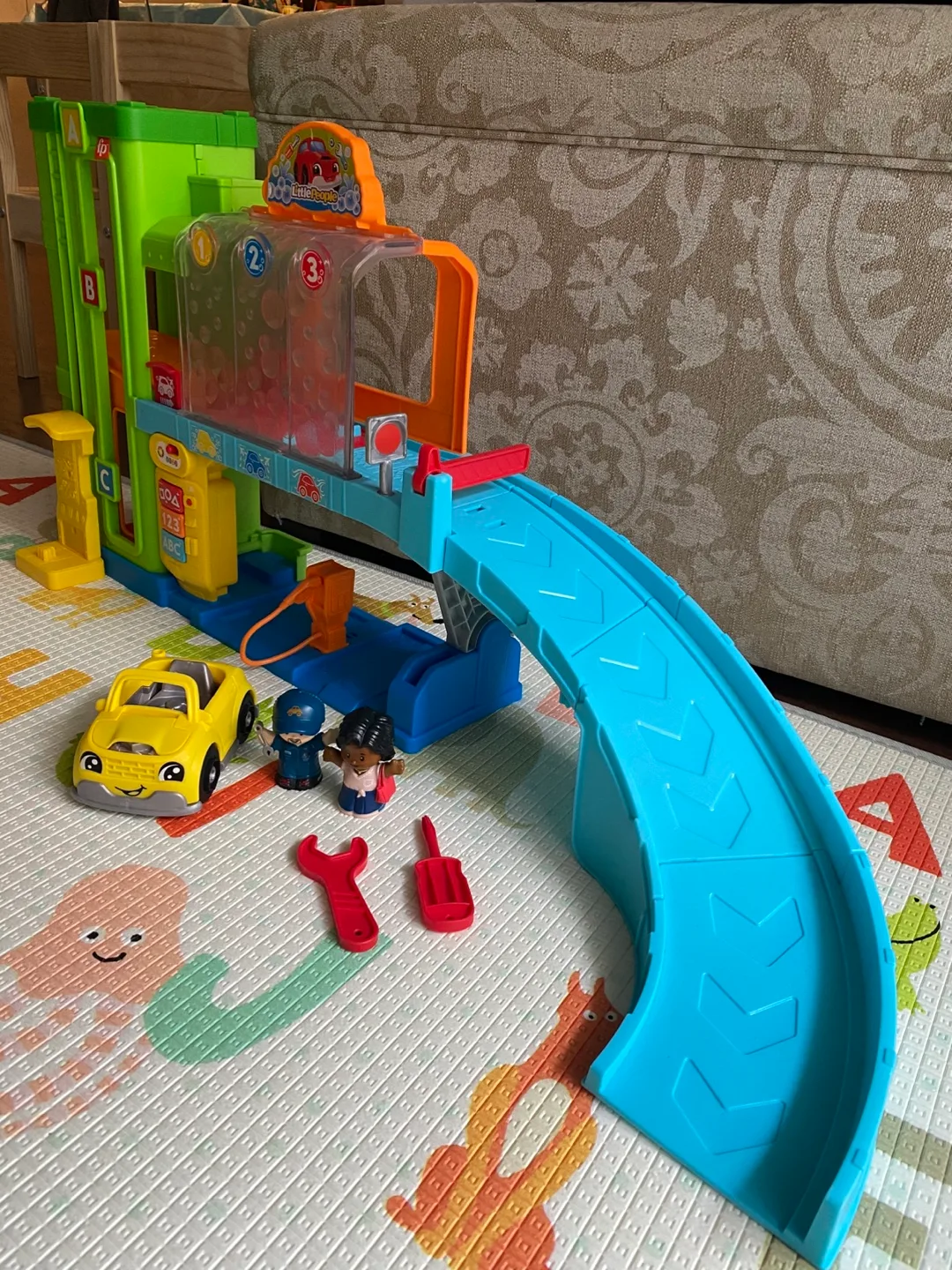 Little People garage and car wash Playset image indicator(2)
