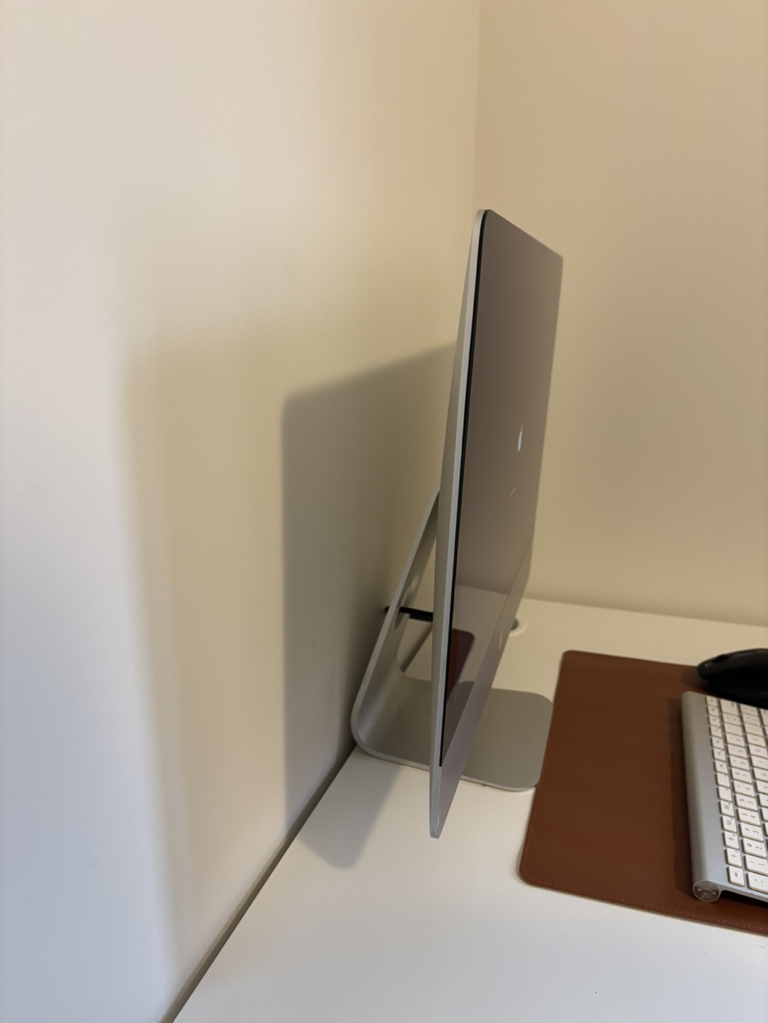 21.5-inch iMac (Late 2013) - 8GB RAM, 2.7 GHz Intel Core i5 - photo 5