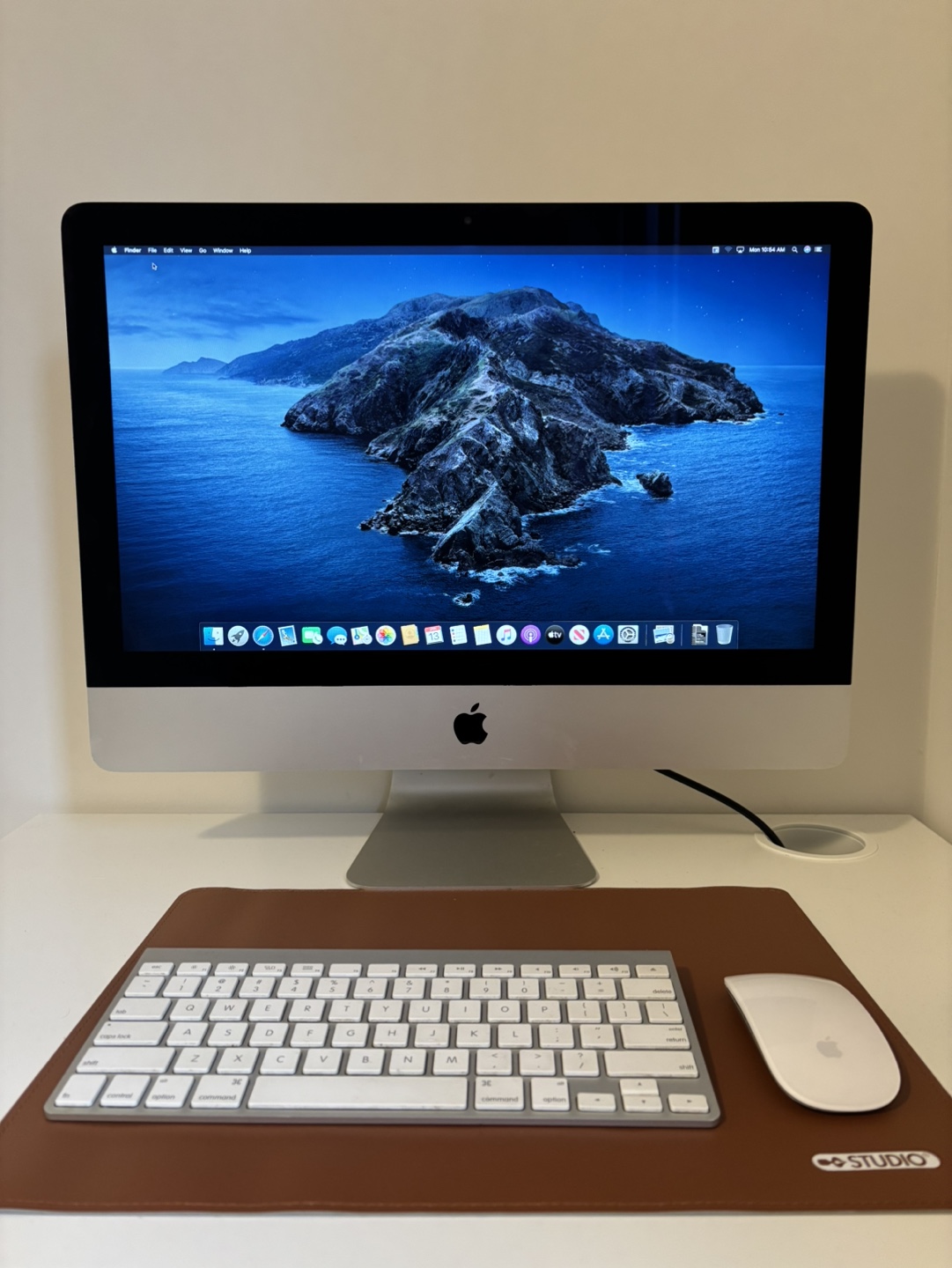 21.5-inch iMac (Late 2013) - 8GB RAM, 2.7 GHz Intel Core i5