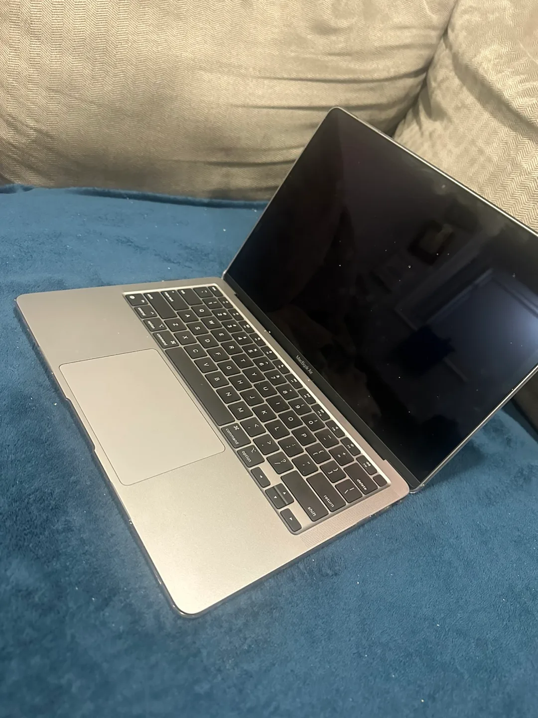 MacBook Air 13-inch image indicator(2)
