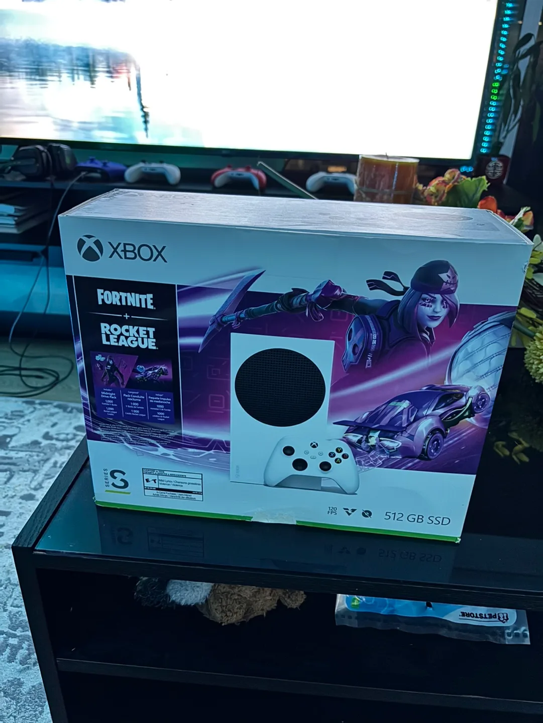 Xbox Series S Console With 4 Controllers image indicator(7)