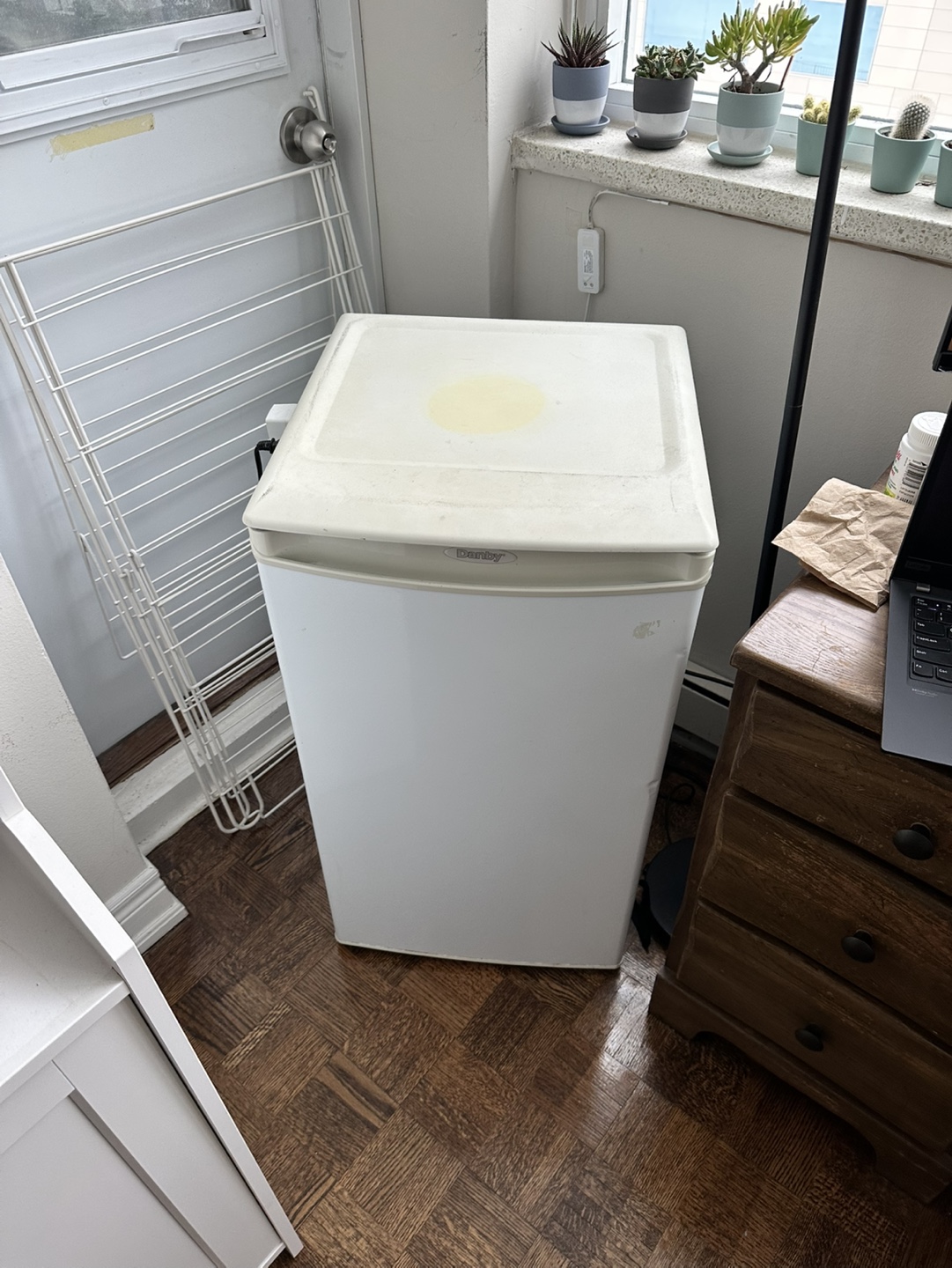 Danby Compact Refrigerator - photo 2